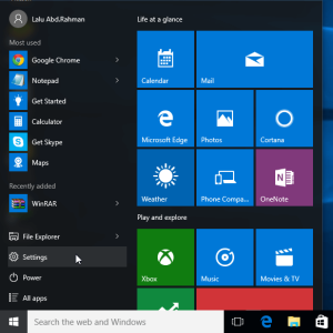 Buka Settings Windows 10 dari Start